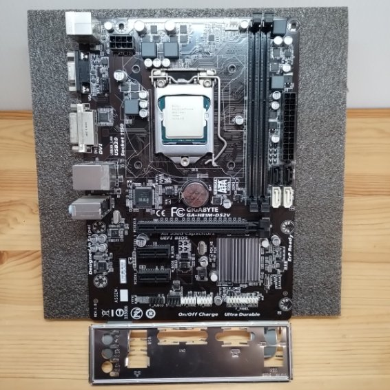 GIGABYTE GA-H81M-DS2V マザーボード
